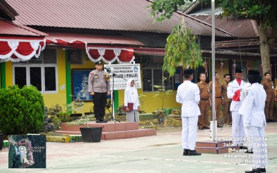 UPACARA BENDERA RUTIN SENIN, 02 SEPTEMBER 2024 HADIR BHABINKAMTIBMAS SEBAGAI PEMBINA UPACARA