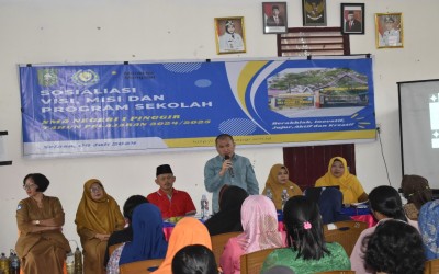 Rapat Komite Sebagai Wadah Silaturahmi Bersama Orang Tua Peserta Didik Baru Tahun Pelajaran 2024-2025 di SMAN 1 Pinggir